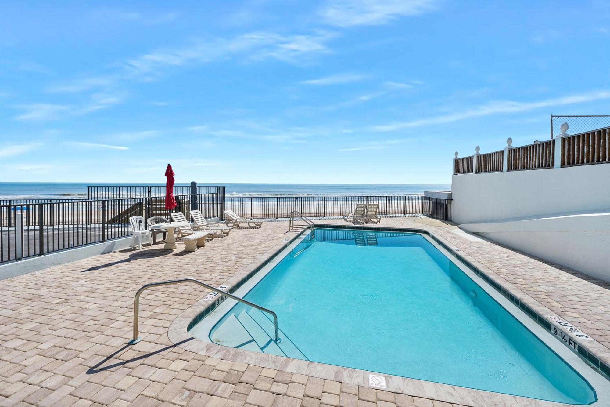 Family Friendly Oceanfront Condo With Pool! Daytona Beach Exterior photo