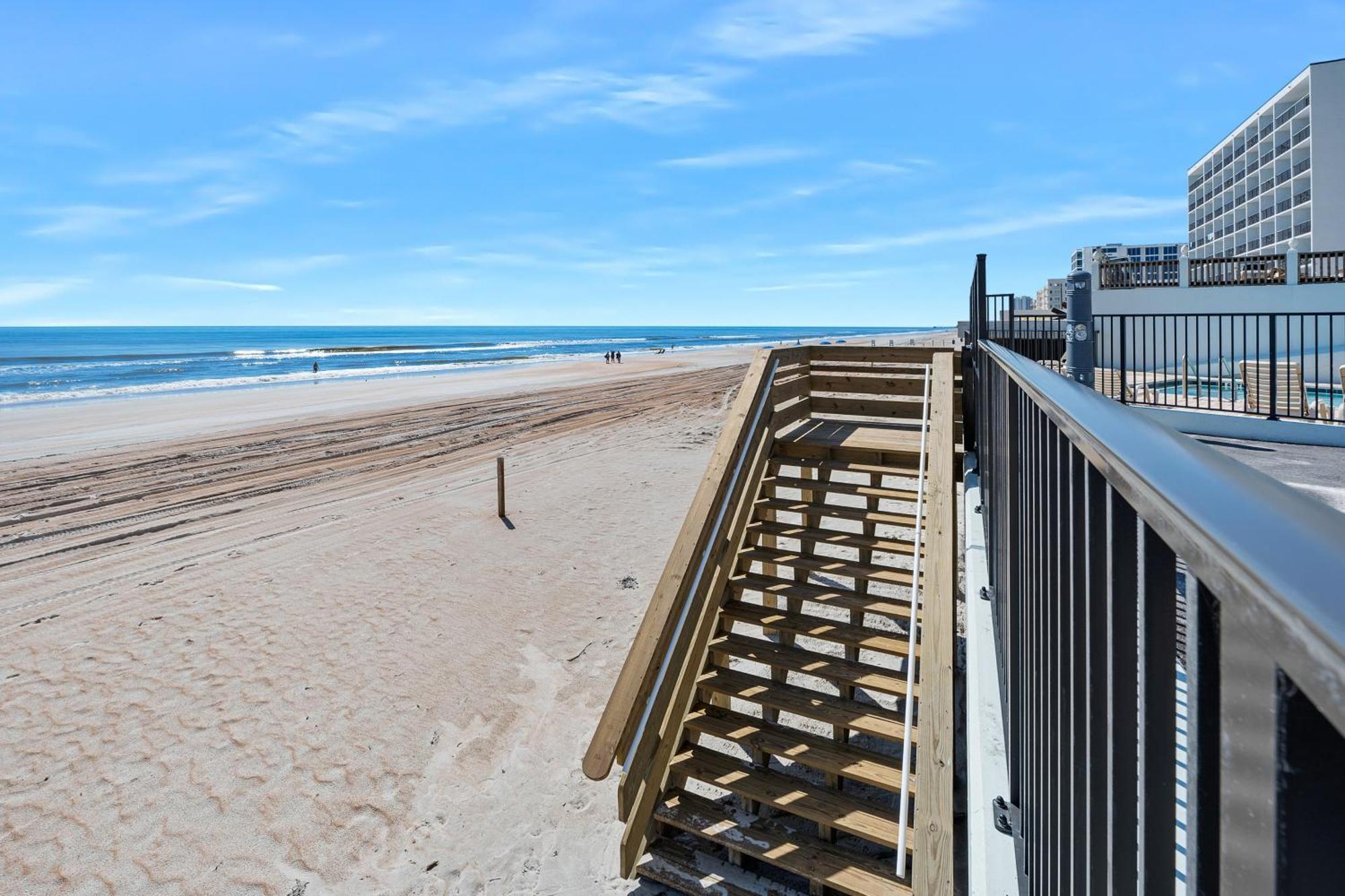 Family Friendly Oceanfront Condo With Pool! Daytona Beach Exterior photo